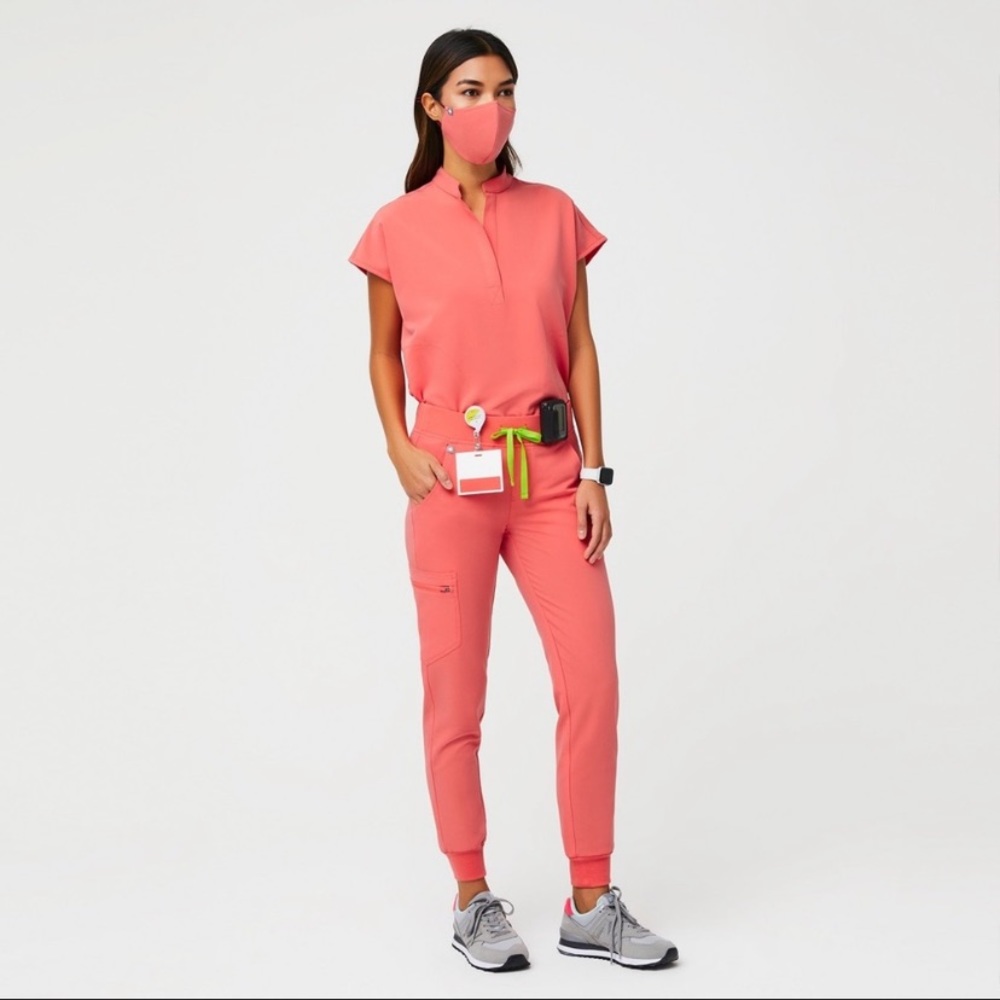 Figs Hot Coral Scrub Set